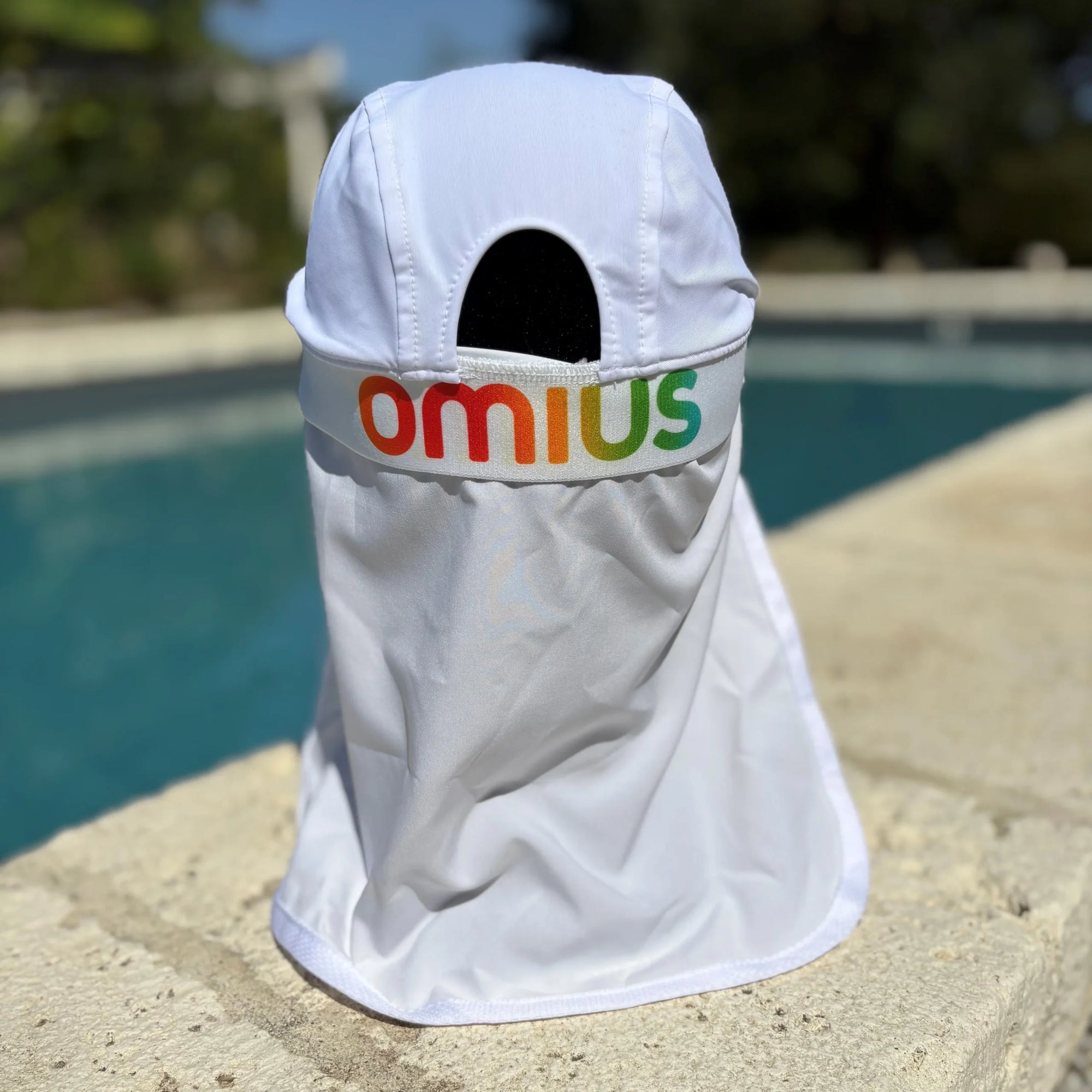 OMIUS - Pet met nekbescherming + 20 cooling pieces